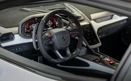 
          Imagem ilustrativa da imagem Revuelto SV é a edição limitada da Lamborghini
          