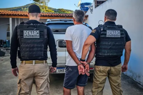 
          Imagem ilustrativa da imagem Três são presos por tráfico e posse ilegal de arma durante operação em Iati
          
