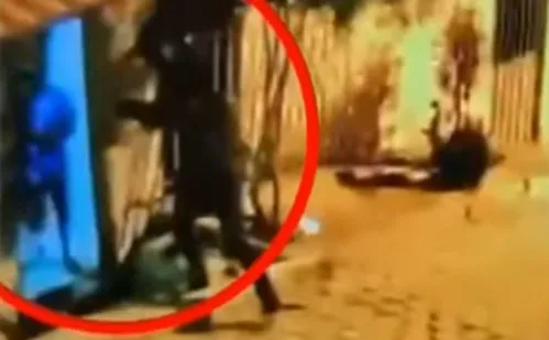 
          Imagem ilustrativa da imagem VÍDEO | Dupla invade casa e executa homem a tiros no Noroeste do ES
          