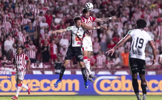 Imagem ilustrativa da imagem Náutico vira sobre o Athletic nos Aflitos e mantém sequência de invencibilidade