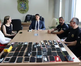 Imagem ilustrativa da imagem Ceturb entrega 65 celulares perdidos à Polícia Civil