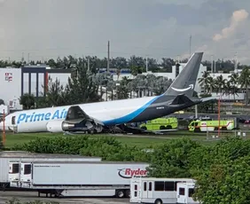 Imagem ilustrativa da imagem EUA: ao menos 5 morrem após avião de carga da Amazon sair da pista em Miami