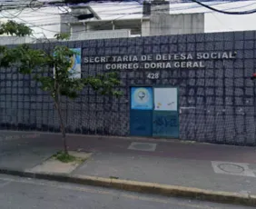 Imagem ilustrativa da imagem Homem é contido e levado a hospital psiquiátrico após surto na sede da SDS-PE