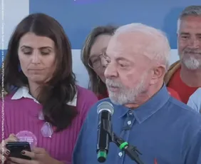 Imagem ilustrativa da imagem Lula promete abrir sigilos e desafia Flávio Bolsonaro no TSE