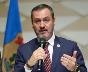 Imagem ilustrativa da imagem Diretores da PF colocam cargos à disposição em apoio a chefe afastado por Mendonça