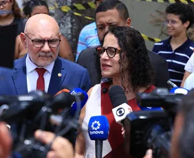 Imagem ilustrativa da imagem Ministra anuncia R$ 40 milhões para prédio da UFPE incendiado