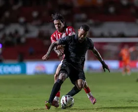 Imagem ilustrativa da imagem Náutico abre vantagem, mas cede empate ao Operário nos Aflitos
