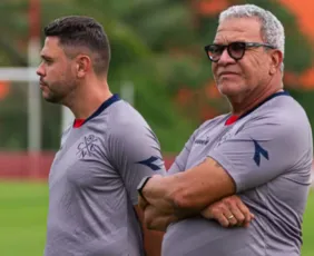 Imagem ilustrativa da imagem Náutico demite Hélio e Guilherme dos Anjos do comando técnico