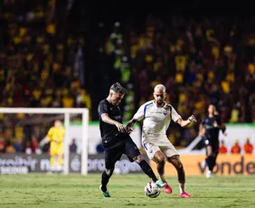 Imagem ilustrativa da imagem Sport perde para o Fortaleza e se complica na Série B