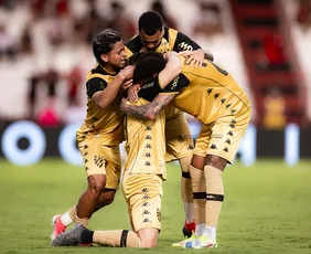 Imagem ilustrativa da imagem Sport supera expulsão e arranca empate contra o Atlético-GO em Goiânia