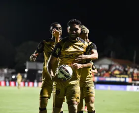 Imagem ilustrativa da imagem Sport vence o Athletic, fora de casa, e se reaproxima do G6 da Série B