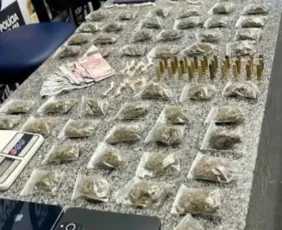 Imagem ilustrativa da imagem Suspeitos de integrar o PCC são presos com armas e drogas no Recife