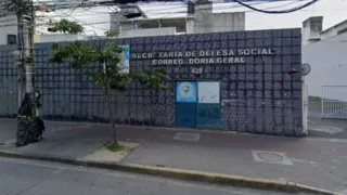 Imagem ilustrativa da imagem Homem é contido e levado a hospital psiquiátrico após surto na sede da SDS-PE