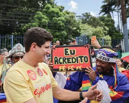 Imagem ilustrativa da imagem João Campos vota no Recife e fala em "compromisso com o futuro de Pernambuco"