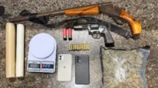 Imagem ilustrativa da imagem Polícia Militar apreende armas, munições e droga em ação contra o tráfico em Goiana