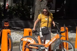 Imagem ilustrativa da imagem Recife ganha 240 bicicletas elétricas em sistema de compartilhamento
