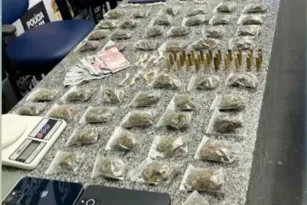 Imagem ilustrativa da imagem Suspeitos de integrar o PCC são presos com armas e drogas no Recife