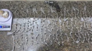 Imagem ilustrativa da imagem Três adolescentes são apreendidos com arma e drogas em Goiana