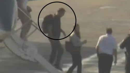 
          Imagem ilustrativa da imagem Aeronave com Flávio Bolsonaro e família pousa nos Estados Unidos
          