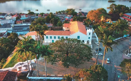 
          Imagem ilustrativa da imagem Anchieta busca parceria para fortalecer o turismo da fé
          