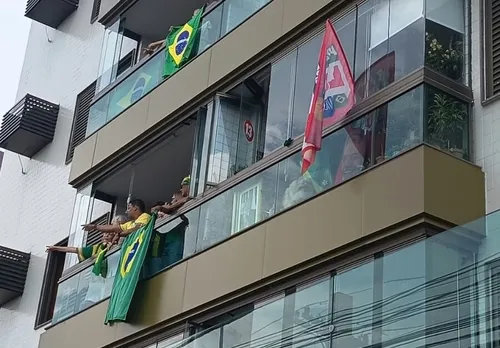 
          Imagem ilustrativa da imagem Ato com Pazolini e Flávio Bolsonaro surpreende?
          
