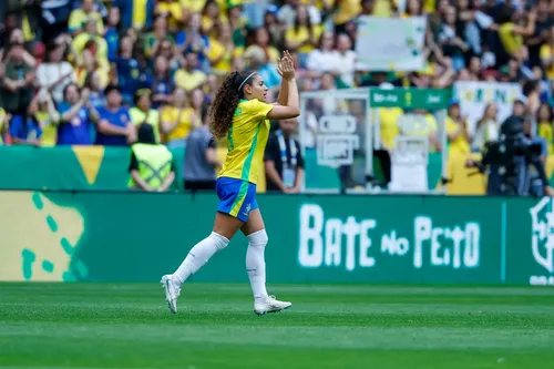 
          Imagem ilustrativa da imagem Brasil busca 2ª vitória sobre a Argentina nesta terça, na Arena de Pernambuco
          