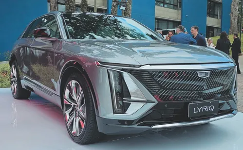 
          Imagem ilustrativa da imagem Cadillac estreia no Brasil com SUVs elétricos de até R$ 990 mil
          