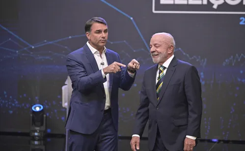 
          Imagem ilustrativa da imagem Camilo diz que Lula não se opõe a proposta de Flávio sobre sigilo
          