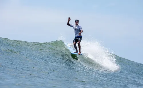 
          Imagem ilustrativa da imagem Capixaba termina como o melhor brasileiro no Mundial de Longboard Surf
          