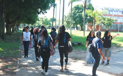 
          Imagem ilustrativa da imagem Caravanas de 340 escolas chegam a Vitória para feira de profissões
          