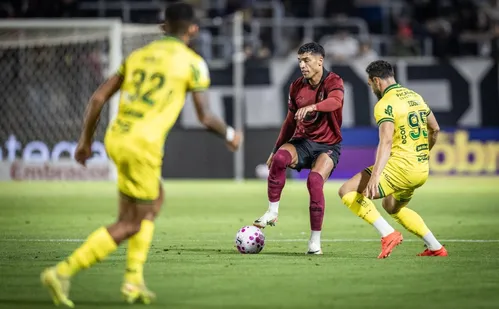 
          Imagem ilustrativa da imagem Com um a menos, Mirassol busca e garante empate com Bragantino
          
