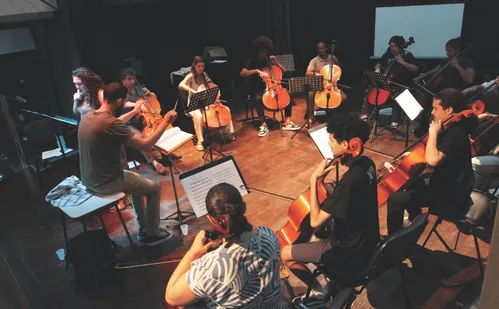 
          Imagem ilustrativa da imagem Vitória recebe concertos gratuitos de violoncelo pela primeira vez
          