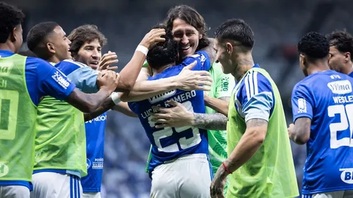 
          Imagem ilustrativa da imagem Cruzeiro vence o Athletico-PR no Mineirão e encosta no G-4
          