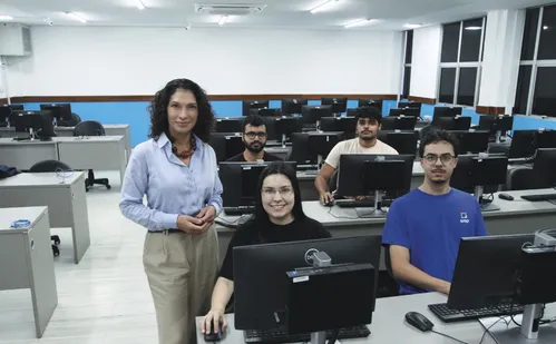 
          Imagem ilustrativa da imagem Cursos na área de IA abrem caminhos para o mercado de trabalho
          