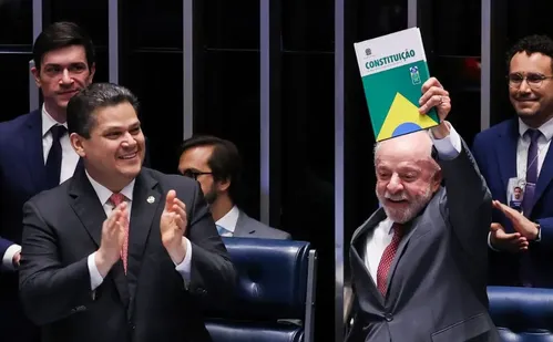 
          Imagem ilustrativa da imagem Descanso de trabalhador não quebra empresas, diz Lula após fim da 6x1
          