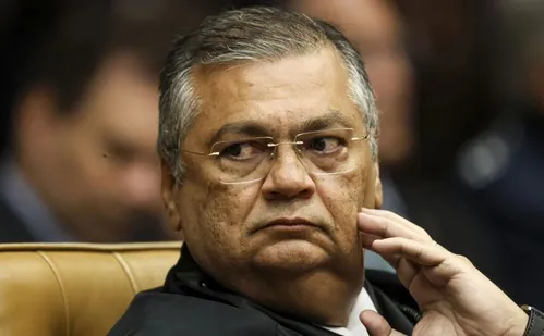 
          Imagem ilustrativa da imagem Dino manda PF apurar interferência externa no processo eleitoral
          