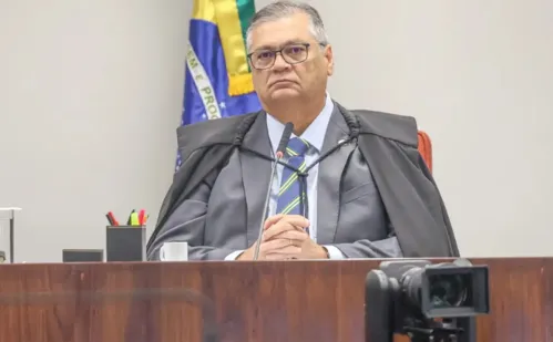 
          Imagem ilustrativa da imagem Dino suspende decisão de Mendonça e libera post sobre Nossa Senhora
          