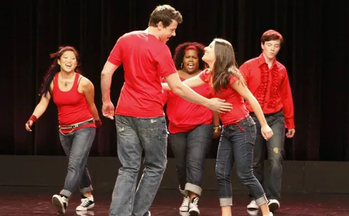 
          Imagem ilustrativa da imagem Disney confirma nova versão da série 'Glee', musical adolescente dos anos 2010
          