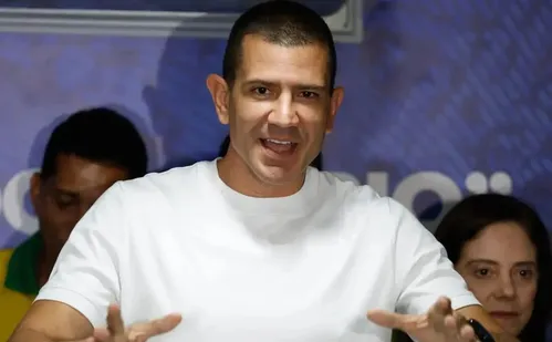 
          Imagem ilustrativa da imagem Douglas Ruas deve ser declarado governador eleito do RJ sob investigação
          