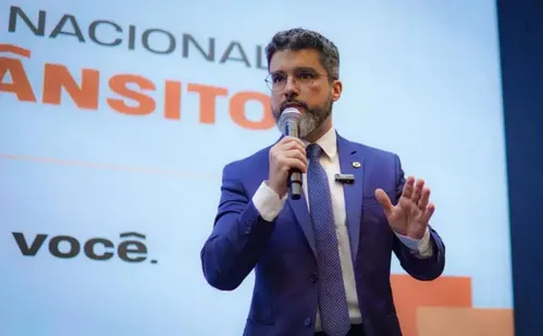 
          Imagem ilustrativa da imagem “Drogômetro” tem de diferenciar uso de remédio de “abuso na balada”, diz secretário
          