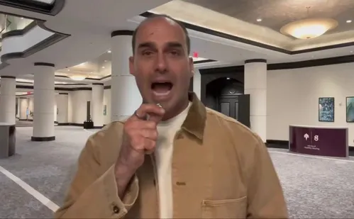 
          Imagem ilustrativa da imagem Eduardo Bolsonaro pede pressão internacional contra reeleição de Lula
          