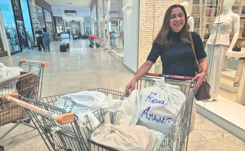 
          Imagem ilustrativa da imagem Empresa do ES lança jeans com lavagem Industrial “sem água”
          