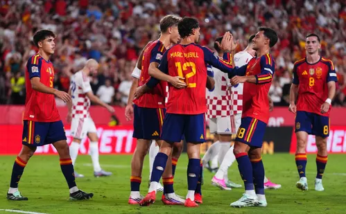
          Imagem ilustrativa da imagem Espanha goleia Croácia pela Liga das Nações e soma 40 jogos invicta
          