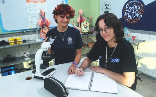 
          Imagem ilustrativa da imagem Espírito Santo reduz para 0,5% taxa de abandono no ensino médio
          