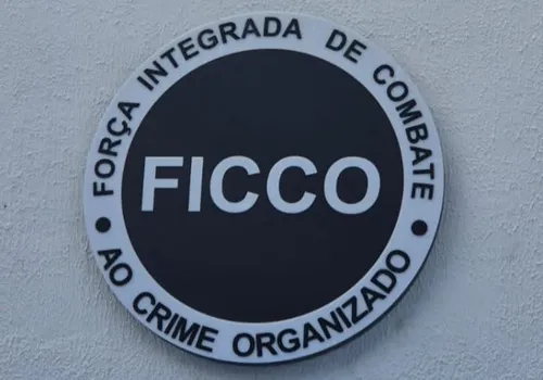 
          Imagem ilustrativa da imagem FICCO realiza operação contra o crime organizado em PE e outros 5 estados
          