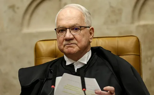 
          Imagem ilustrativa da imagem Fachin dá 24 horas para PF informar sobre custódia e estado de celular de Vorcaro
          