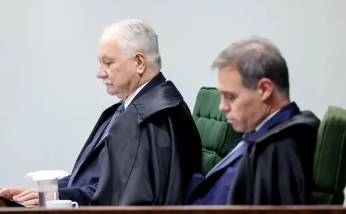 
          Imagem ilustrativa da imagem Fachin tira de Mendonça relatoria de caso Moraes e assume comando
          