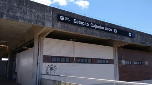 
          Imagem ilustrativa da imagem Falha elétrica paralisa Linha Sul do Metrô do Recife neste feriado de 12 de outubro
          