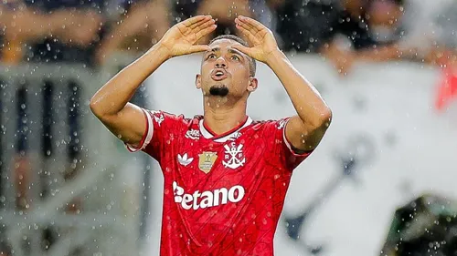 
          Imagem ilustrativa da imagem Flamengo vence o Remo e pressiona Palmeiras na briga pelo título
          