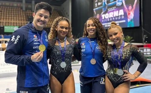 
          Imagem ilustrativa da imagem Flávia Saraiva e Rebeca Andrade fazem dobradinha na trave; Nory conquista o ouro
          
